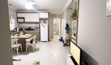 Apartamento 2 dormitórios 1 suíte, com ampla área externa no Campeche em Florianópolis