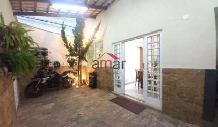 Casa com 2 quartos à venda no Novo Progresso, Contagem  por R$ 498.000