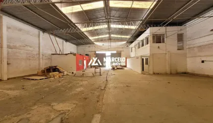 Vendo ou Alugo galpão com Habites Comercial e 750 M2 área útil com banheiros, co
