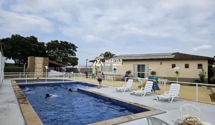 Casa de 3/4 reformada e ampliada em ótima localização dentro do Condominio Vila