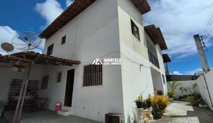 Vendo Casa grande de uso misto com 5/4 de esquina com ponto Comercial em ótima l
