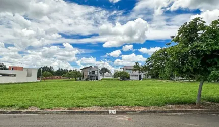 Terreno em condomínio fechado à venda na Quinta do Engenho, Rio das Pedras  por R$ 140.000