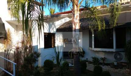 Casa bem Construída no Centro de Caçapava