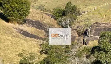 Maravilhoso terreno rural com rio e corredeira em Gonçalves MG