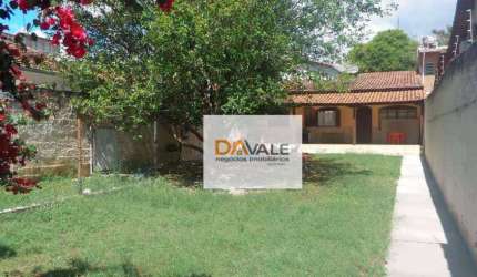 Casa na área central com terreno maravilhoso