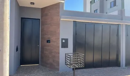 Casa com 3 quartos, suíte com closet, Churrasqueira no Bairro Bem Viver em Uberlândia!!!