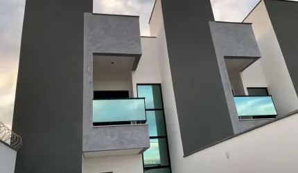 Casa Sobrado com 3 quartos, 2 vagas, Área de Lazer no Bairro Novo Mundo em Uberlândia!!!