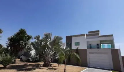 Casa Duplex com 3 suítes à Venda no bairro Jardim Karaíba, na Zona Sul de Uberlândia!