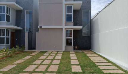 Casa em Condomínio à Venda em Uberlândia-MG, Granja Marileusa: 3 Quartos, 1 Suíte, 2 Salas, 3 Banheiros, 2 Vagas, 81m²