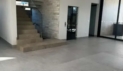 Casa de Luxo em Condomínio à Venda em Uberlândia-MG, Bairro Gávea: 4 quartos, 3 suítes, 2 salas, 4 banheiros, 4 vagas, 293m².