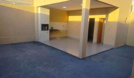 Casa Pronta à venda 3 quartos, 1 suíte, closet, 2 salas, 3 banheiros, 4 vagas de garagem, Área gourmet, 250m², GSP LIFE, zona Sul de Uberlândia.