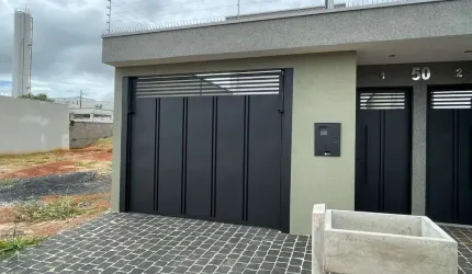 Casa à venda em Uberlândia-MG, Quinta Alto Umuarama: 3 quartos, 1 suíte, 2 salas, 2 banheiros, 2 vagas, 125m²!