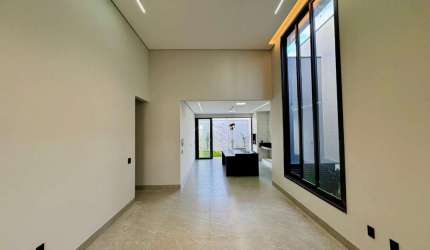Imperdível: Casa à venda em Uberlândia-MG, Jardim Botânico! 3 suítes, 2 salas, 4 banheiros, 3 vagas, 250m² perto Hospital Municipal.
