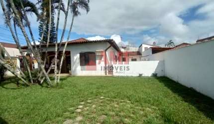 Casa com piscina na Praia  do Suarão em Itanhaém/SP