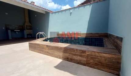 Casa com Piscina em Itanhaém/SP