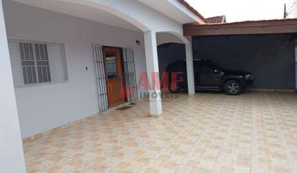 Casa à 300 metros da Praia do Suarão, Itanhaém