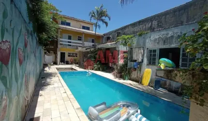 Sobrado à 130 metros da Praia de Itanhaém