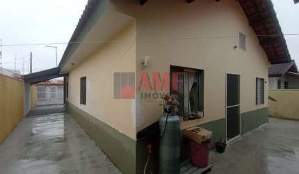 Casa à 200m da praia no bairro Tupy