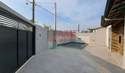 Casa com Piscina a 150 metros da praia no Bopiranga