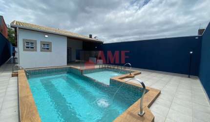 Casa Nova com 02 Piscinas a 460 metros  do Mar