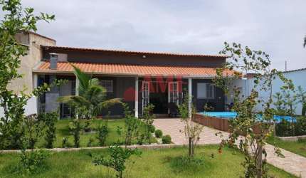 Casa com piscina a 800 da praia no Cibratel II