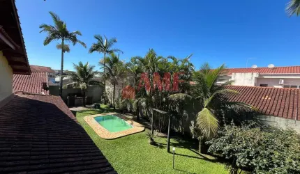 Casa com piscina a 600 metros do Mar na Vila São Paulo