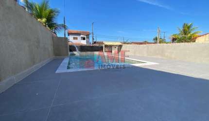 Casa com Piscina a 400 metros da Praia