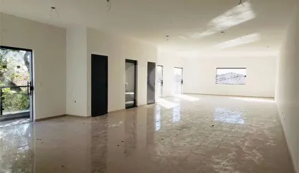 Prédio inteiro à venda ou para locação em Centro - SP