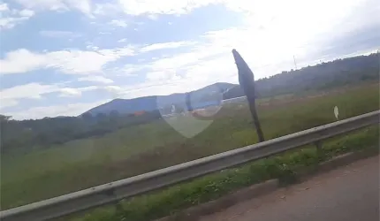 Área de Terra à venda em Centro - SP