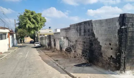 Terreno à venda em Vila Nova Curuçá - SP