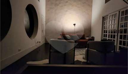 Duplex com 5 quartos à venda ou para locação em Itapetinga - SP