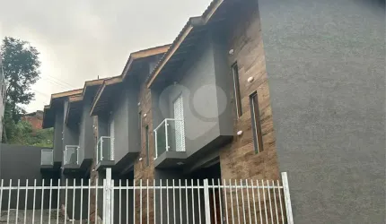 Sobrado com 2 quartos à venda em Centro - SP