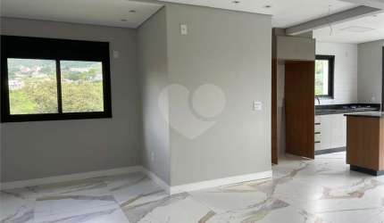Duplex com 3 quartos para locação em Nova Gardênia - SP