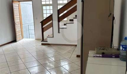 Casa com 7 quartos para locação em Alvinópolis - SP