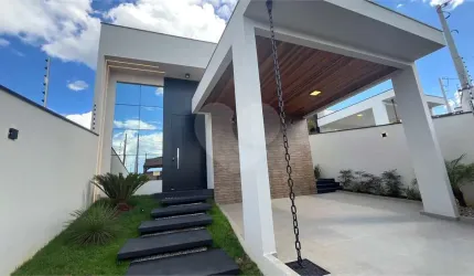 Casa térrea com 3 quartos à venda em Nova Gardênia - SP