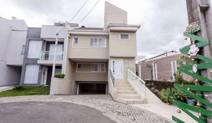 Casa em Condomínio no Pinheirinho de 370,00 m² com 4 quartos  - 94739.001-KD