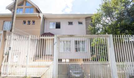 Sobrado com 3 quartos em Santa Felicidade