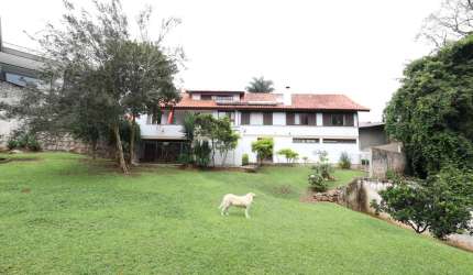 Casa no CASCATINHA com 339,60m²