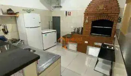 Sobrado com 4 dormitórios à venda, 200 m² por R$ 744.900,00 - Cidade Soberana - Guarulhos/SP