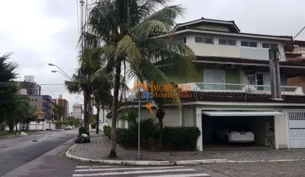 Sobrado com 4 dormitórios à venda, 280 m² por R$ 1.100.000,00 - Vila Guilhermina - Praia Grande/SP