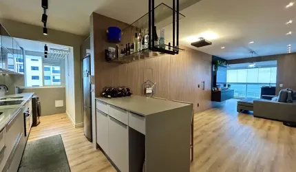 Apartamento com 02 quartos sendo 01 suíte 02 BWC localizado no Kobrasol, São José - SC.