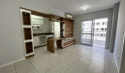 Apartamento com 02 quartos sendo 01 suíte 02 BWC localizado em Barreiros, São José - SC.