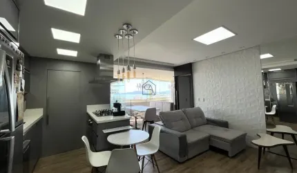 Apartamento com 02 quartos sendo 01 suíte 02 BWC localizado em Barreiros, São José - SC.