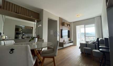 Apartamento com 02 quartos sendo 01 suíte 02 BWC localizado em Areias, São José - SC.