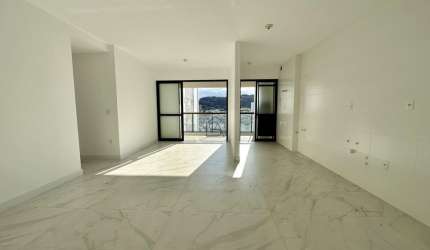Apartamento com 03 quartos sendo 02 suítes e 03 BWC localizado no Kobrasol, São José - SC.