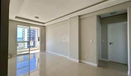 Apartamento com 02 quartos sendo 01 suíte e 02 BWC localizado em Barreiros, São José - SC.
