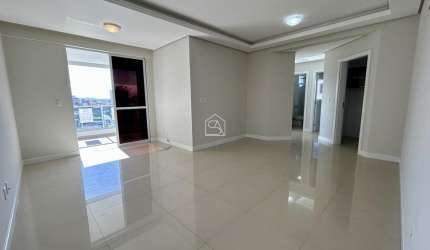 Apartamento com 03 quartos sendo 01 suíte e 01 BWC localizado em Barreiros, São José - SC.
