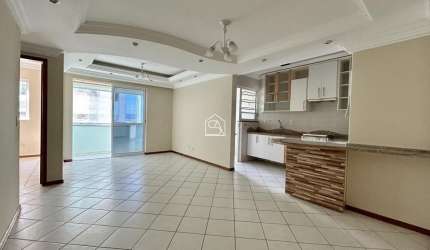 Apartamento com 02 quartos e 01 BWC localizado em Barreiros, São José - SC.