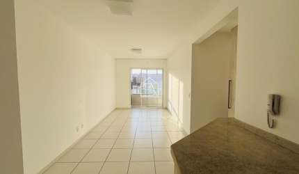 Apartamento com 02 quartos sendo 01 suíte 02 BWC localizado na Serraria, São José - SC.