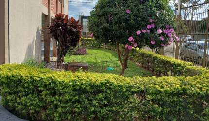 Vende-se Apartamento de 2 quartos no Consunto Residencial do Café em Londrina.